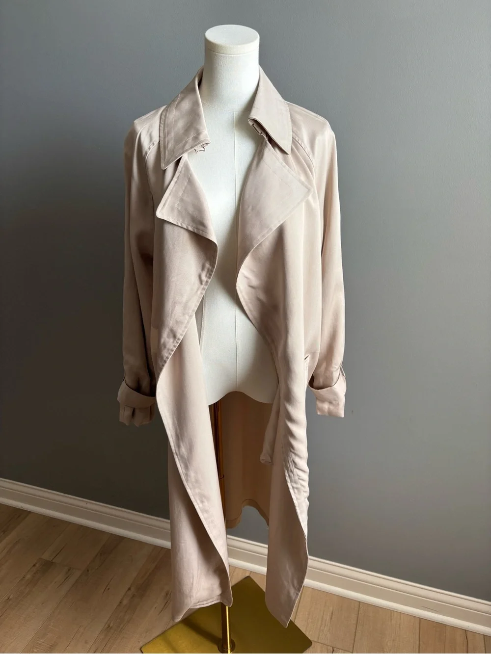 Elie Tahari Open Front Trench Coat With Clasp - Picture 1 of 9